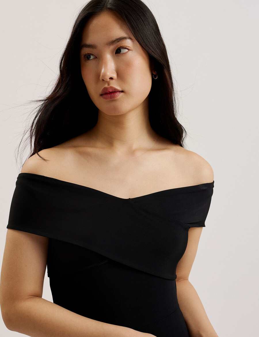 almhaa - bare skulder jumpsuit med vide ben i jersey