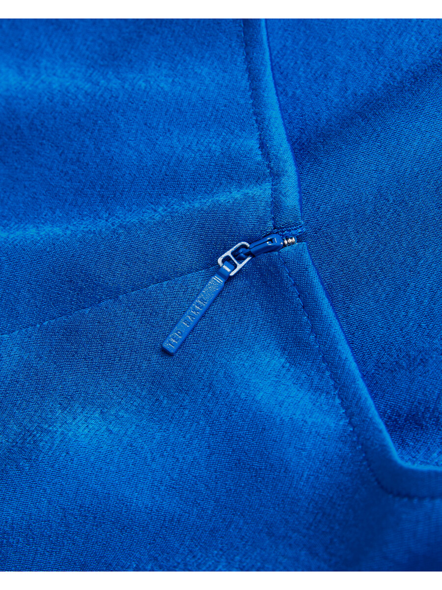 cherika - flagermusebluse med korte ærmer og satin