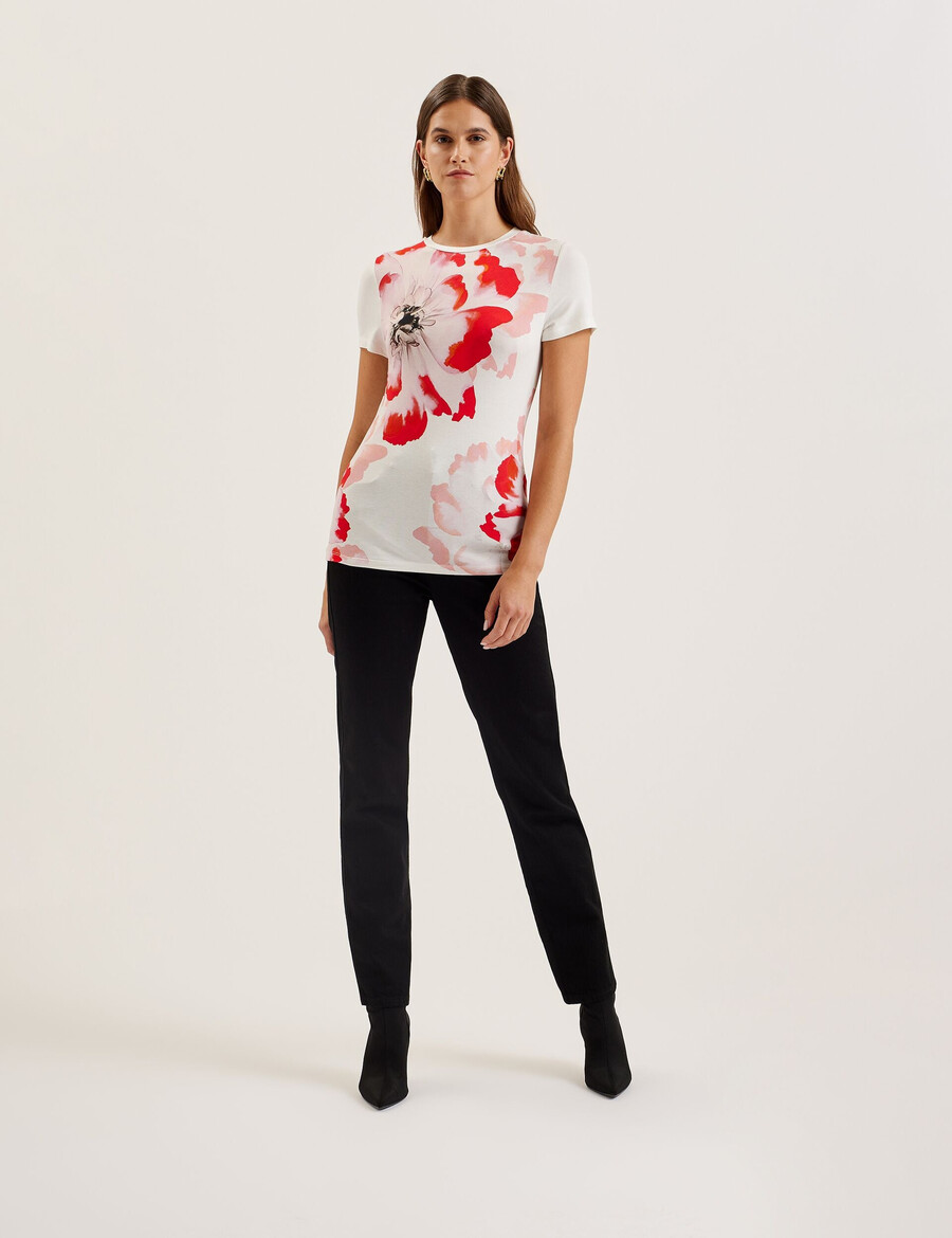 sindhaa - blomsterprintet t-shirt med korte ærmer