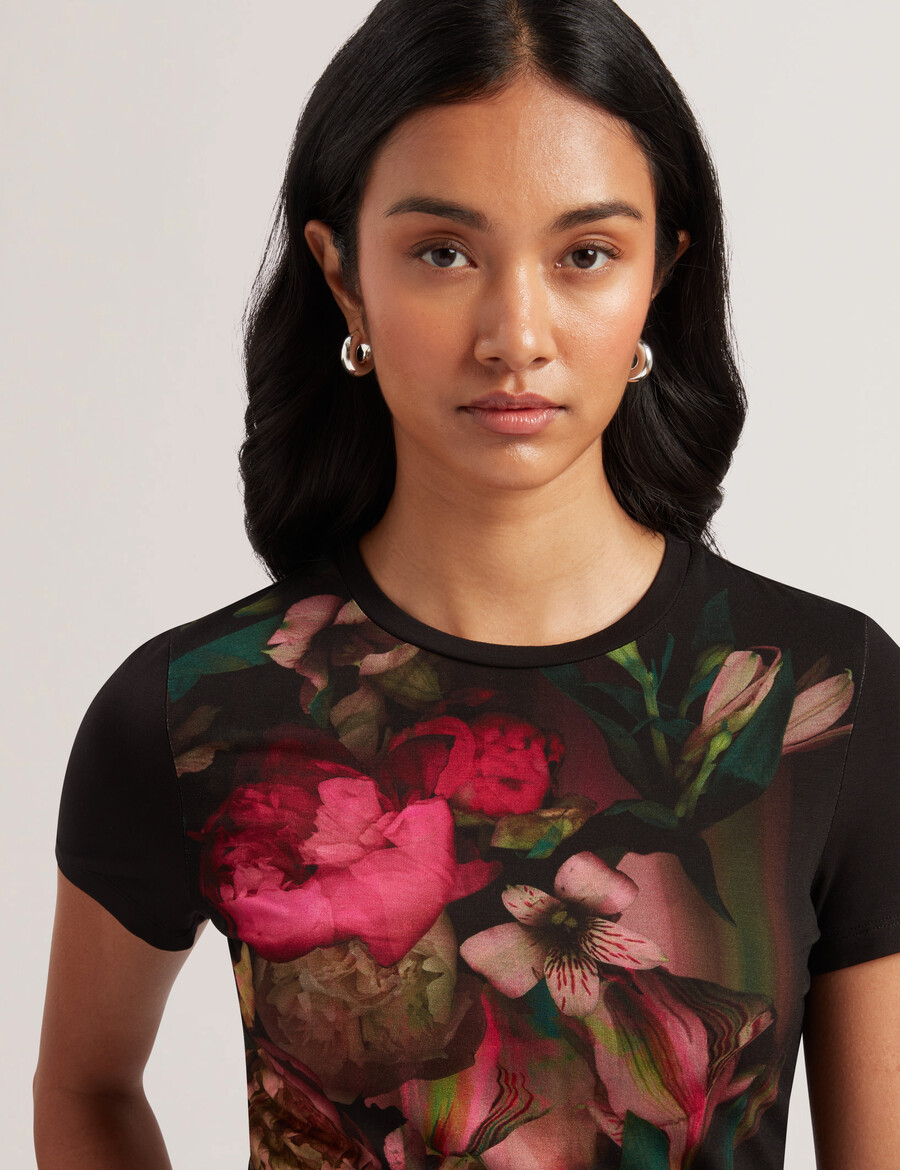 sunnyy - slim fit t-shirt med sløret blomsterprint