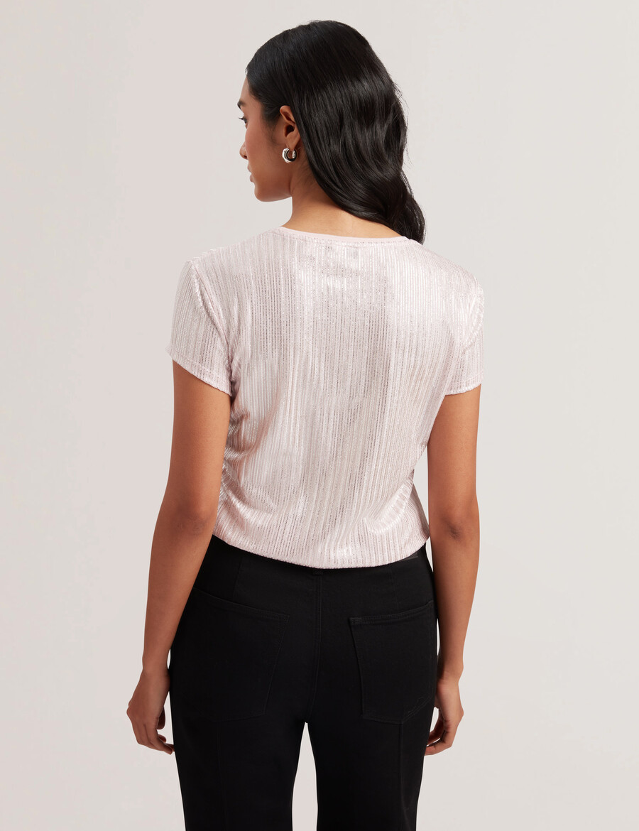 katrino - ribbet metallisk t-shirt med figursyet strop